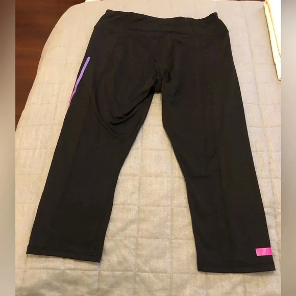 Betsey Johnson Performance cropped leggings - Picture 4 of 5